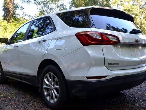 Used 2020 Chevrolet Equinox LS FWD image 7