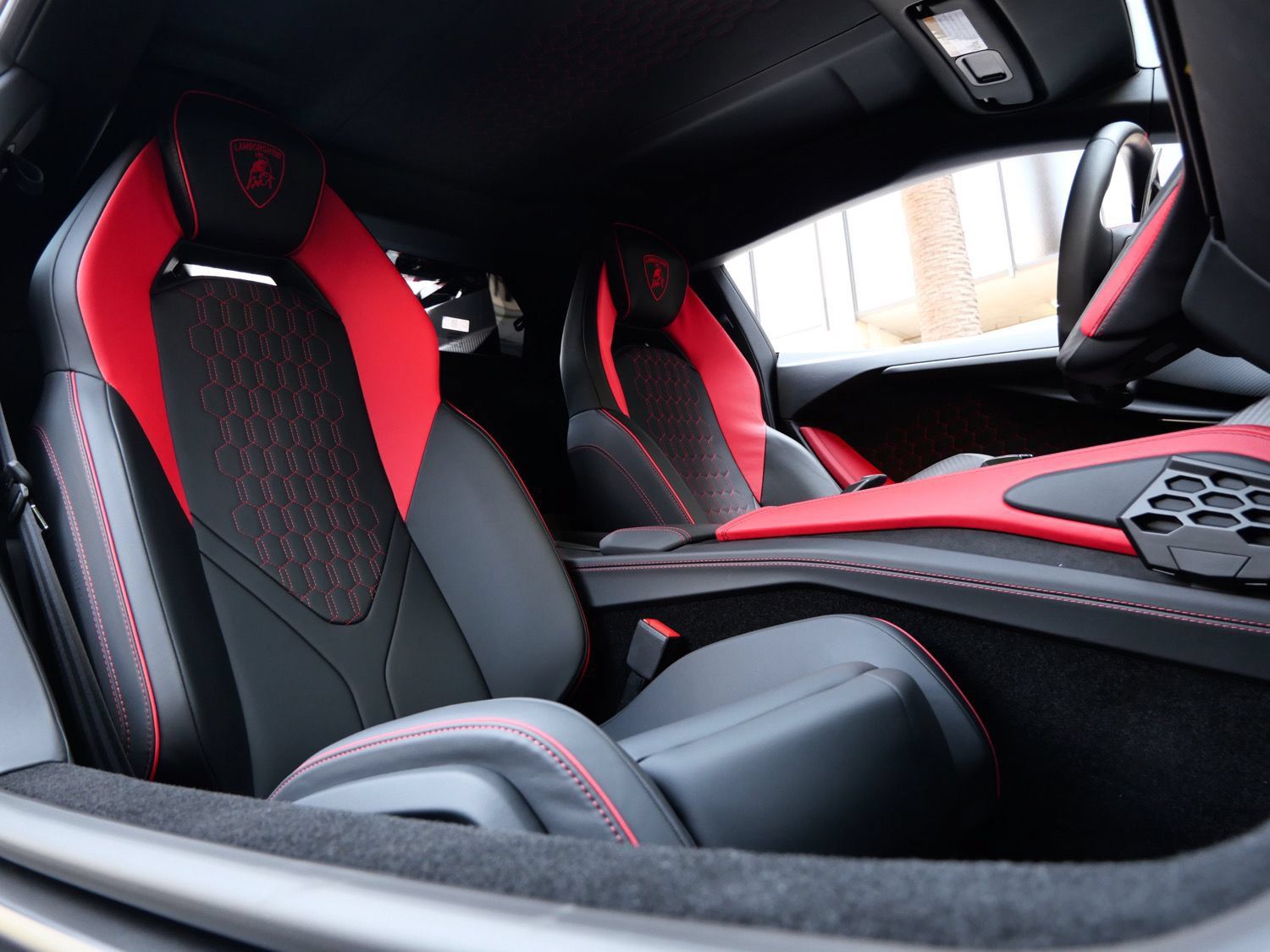 Used 2024 Lamborghini Revuelto AWD/4WD image 8
