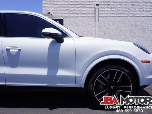 Used 2023 Porsche Cayenne AWD/4WD image 79