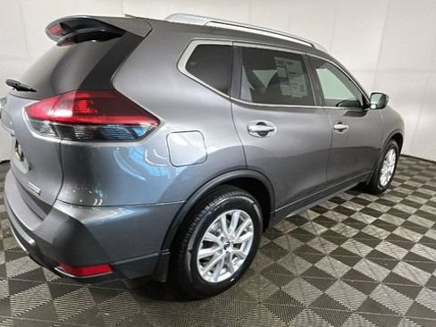 Used 2020 Nissan Rogue S FWD image 2