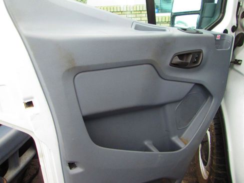 Used 2019 Ford Transit 250 T-250 148 Med Rf 9000 GVWR Sl image 7