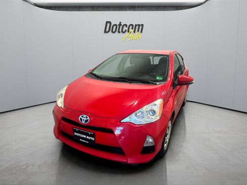 Used 2014 Toyota Prius C Four image 2