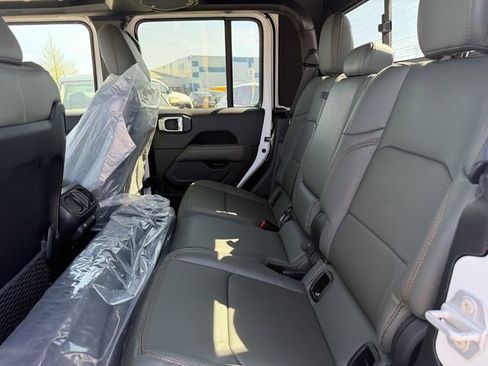 New 2026 Jeep Gladiator Mojave AWD/4WD image 23