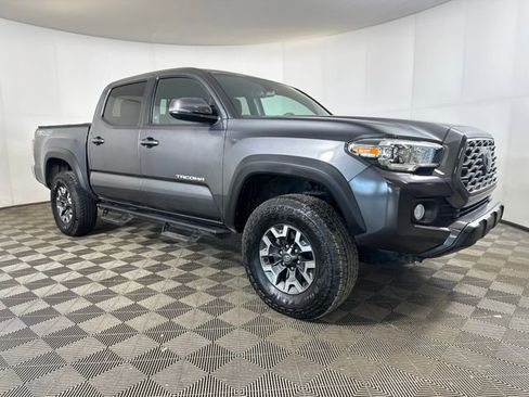 Used 2023 Toyota Tacoma TRD Off-Road image 2