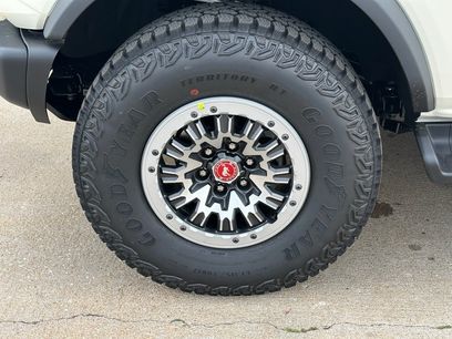 New 2026 Ford Bronco Outer Banks w/ Sasquatch Package