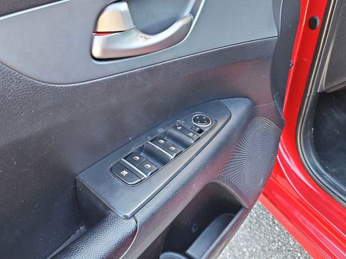 Used 2021 Kia Forte LXS image 18