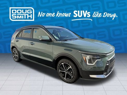 Used 2023 Kia Niro SX image 4