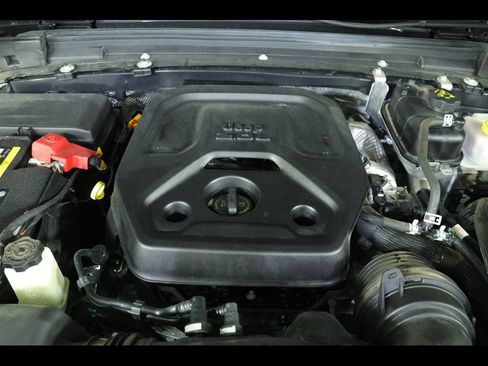 Used 2024 Jeep Wrangler Unlimited AWD/4WD image 18