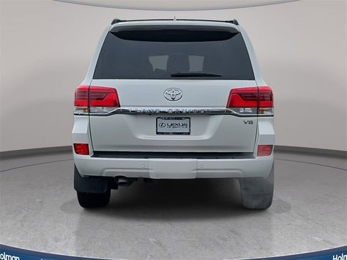 Used 2021 Toyota Land Cruiser image 6
