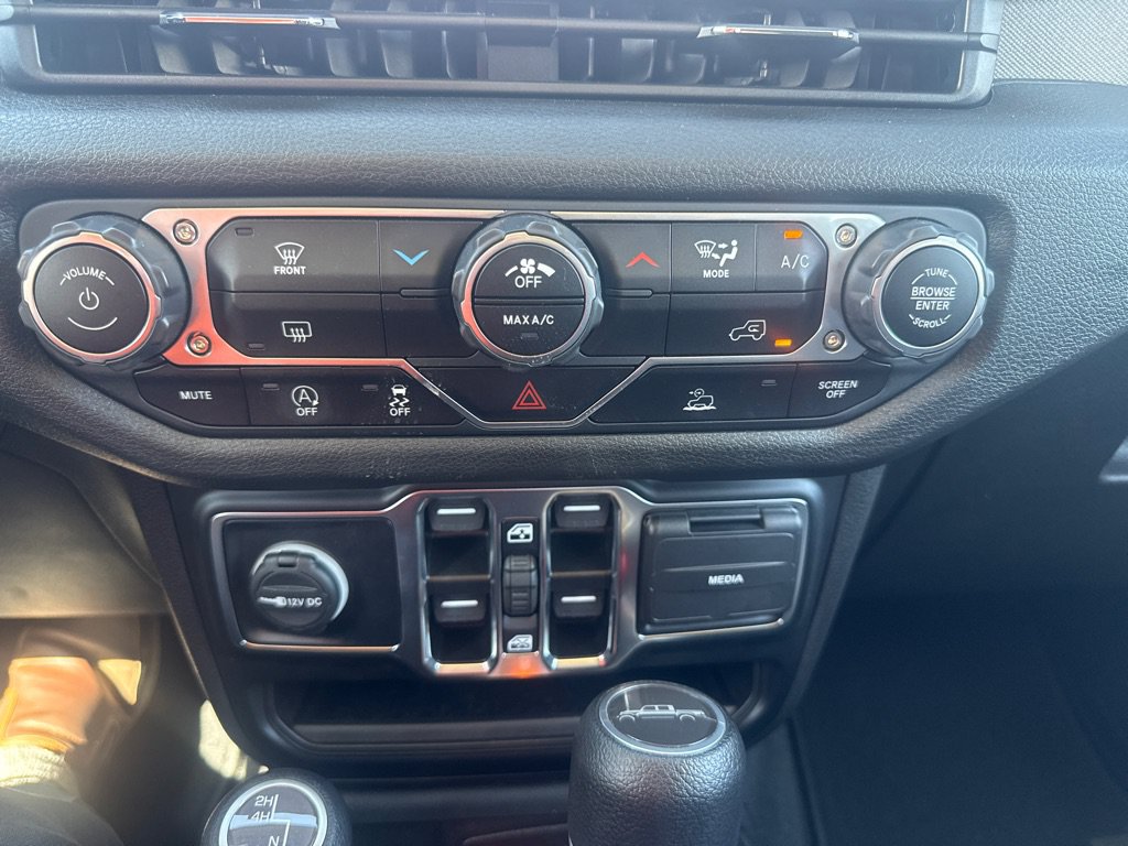 Used 2024 Jeep Gladiator Sport AWD/4WD image 28