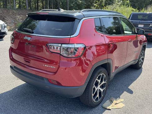 Used 2024 Jeep Compass Limited AWD/4WD image 5