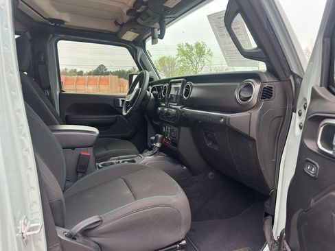 Used 2023 Jeep Wrangler Unlimited Rubicon 4xe image 22