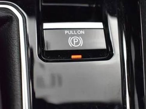 Used 2025 Jeep Compass Limited image 34