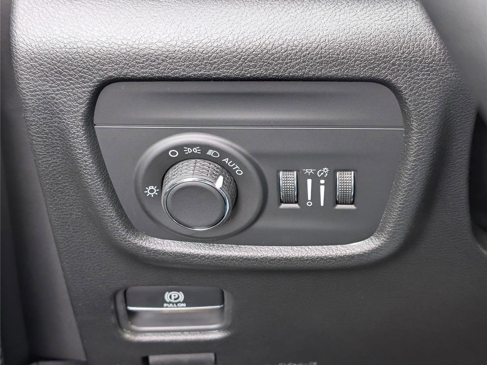 New 2026 Jeep Grand Cherokee Altitude AWD/4WD image 16