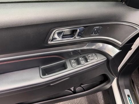 Used 2018 Ford Explorer Sport w/ Equipment Group 401A AWD/4WD image 14