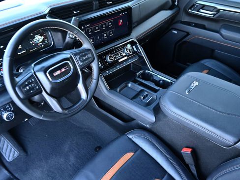 Used 2025 GMC Sierra 2500 AT4 w/ AT4 Premium Plus Package image 13