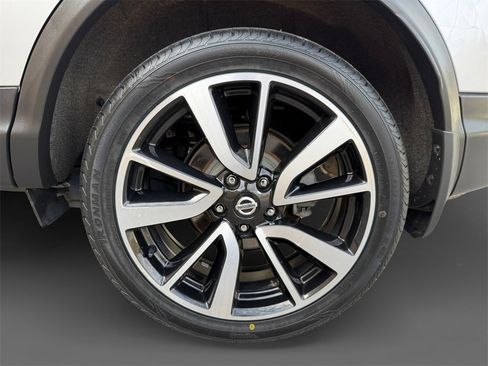 Used 2018 Nissan Rogue Sport SL w/ SL Premium Package image 11