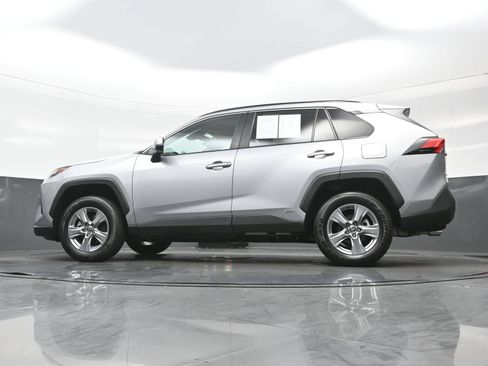 Used 2022 Toyota RAV4 XLE w/ Convenience Package AWD/4WD image 30