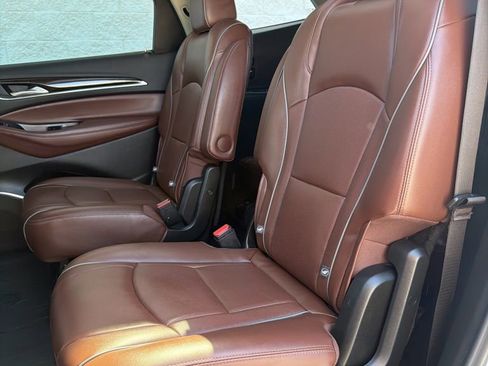 Used 2021 Buick Enclave Avenir w/ Avenir Technology Package AWD/4WD image 24