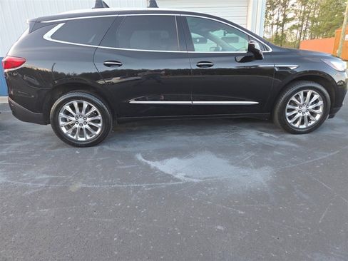 Used 2019 Buick Enclave Premium w/ Experience Buick Package AWD/4WD image 2