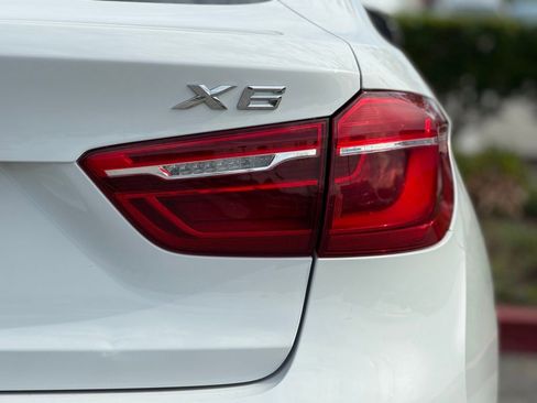 Used 2018 BMW X6 sDrive35i w/ M Sport Package RWD image 12