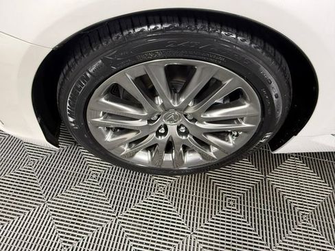 Used 2016 Lexus LS 460 w/ Comfort Package RWD image 13