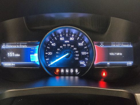 Used 2019 Ford Explorer XLT w/ Equipment Group 201A FWD image 23