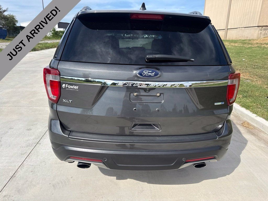 Used 2018 Ford Explorer XLT AWD/4WD image 6