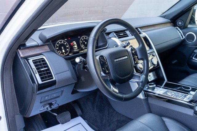 Used 2020 Land Rover Discovery HSE AWD/4WD image 13