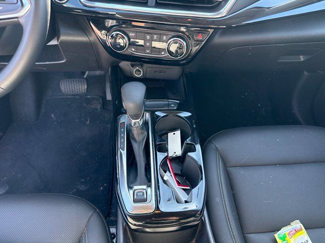 Used 2025 Chevrolet Trax ACTIV w/ Sunroof Package FWD image 16