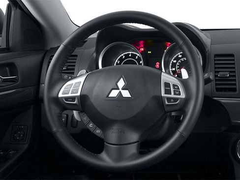 Used 2014 Mitsubishi Lancer SE image 6