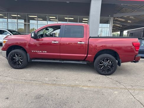 Used 2019 Nissan Titan SV w/ SV Convenience Package AWD/4WD image 6