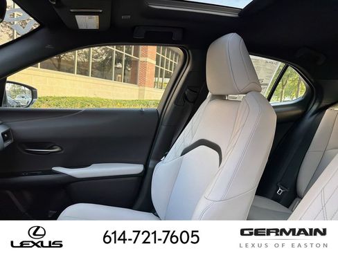 New 2026 Lexus UX 300h AWD image 18