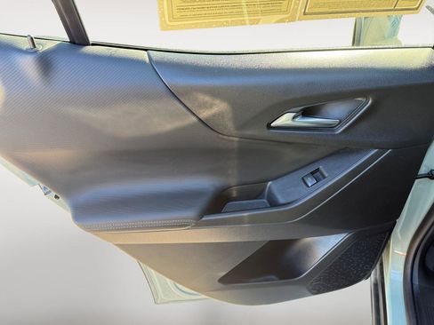 Used 2025 Chevrolet Equinox LT w/ Safety and Technology Package FWD image 18