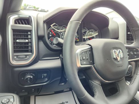 Used 2025 RAM 1500 Big Horn AWD/4WD image 24