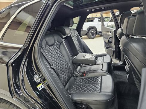 Used 2018 Audi SQ5 Premium Plus w/ S Sport Package image 23