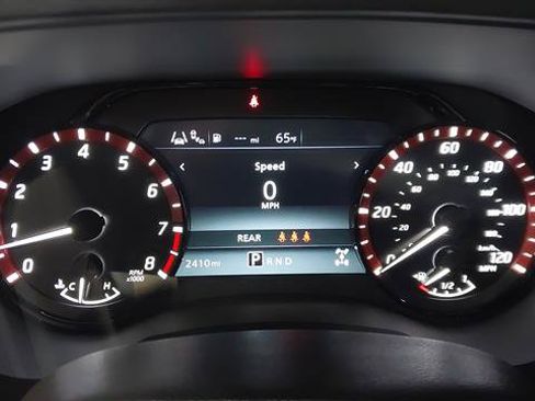 Used 2025 Nissan Frontier PRO-4X AWD/4WD image 23