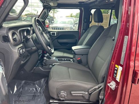 Used 2021 Jeep Wrangler Unlimited Sport image 9