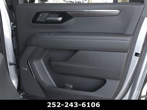 Used 2026 Chevrolet Suburban Z71 w/ Comfort Package AWD/4WD image 47