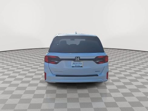 New 2026 Honda Odyssey Touring image 7