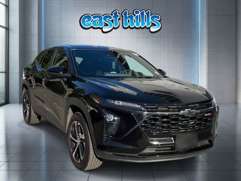 Certified 2024 Chevrolet Trax RS w/ Driver Confidence Package FWD image 1