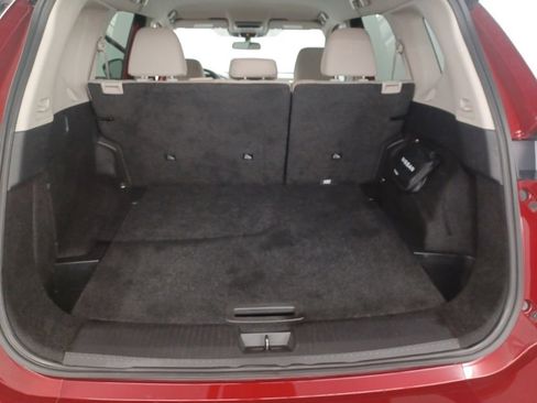 Used 2025 Nissan Rogue SV AWD/4WD image 10