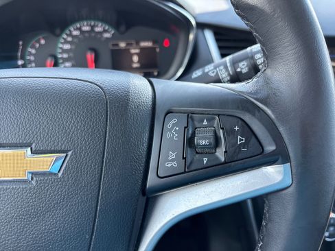 Used 2019 Chevrolet Trax LT w/ LT Convenience Package AWD/4WD image 24