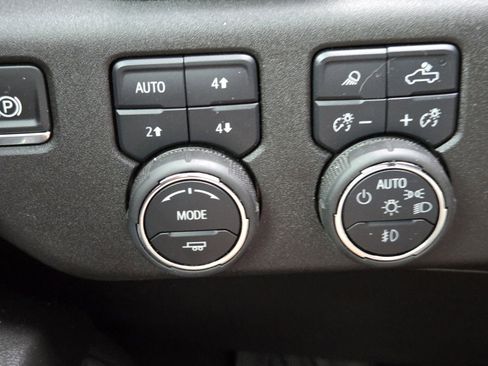 Used 2025 Chevrolet Silverado 2500 LTZ w/ LTZ Premium Package image 19