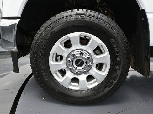 Used 2024 Ford F350 XLT w/ FX4 Off-Road Package image 17