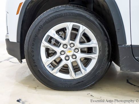 Used 2023 Chevrolet Traverse LS w/ Safety Package AWD/4WD image 12