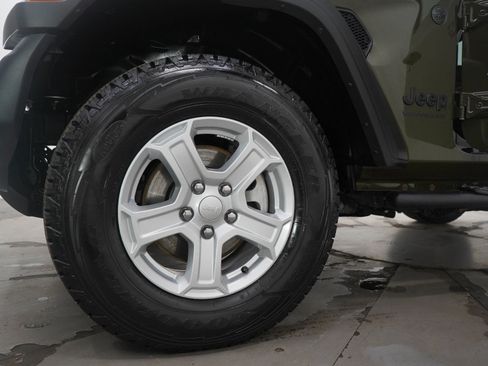 Used 2022 Jeep Wrangler Sport S image 28