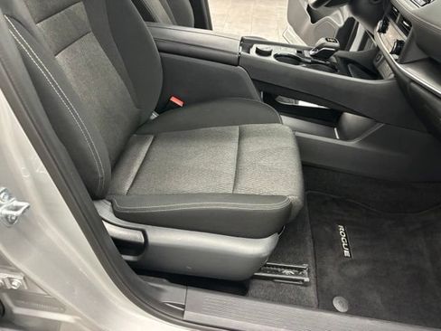 Used 2025 Nissan Rogue SV AWD/4WD image 39