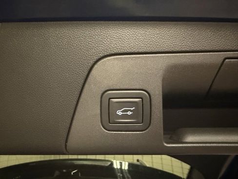 Used 2023 Buick Envision Avenir image 21