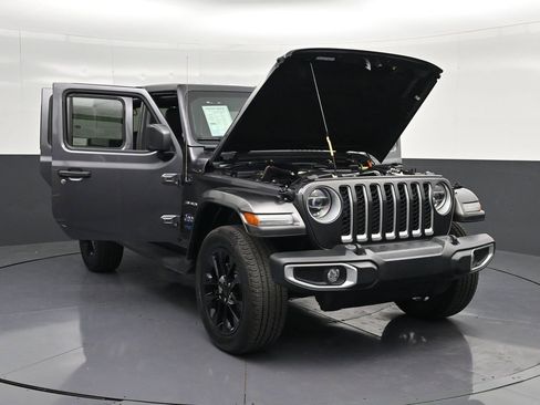 Used 2021 Jeep Wrangler Unlimited Sahara w/ Cold Weather Group AWD/4WD image 37